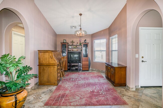 Building Photo - 3681 E Camden Ave