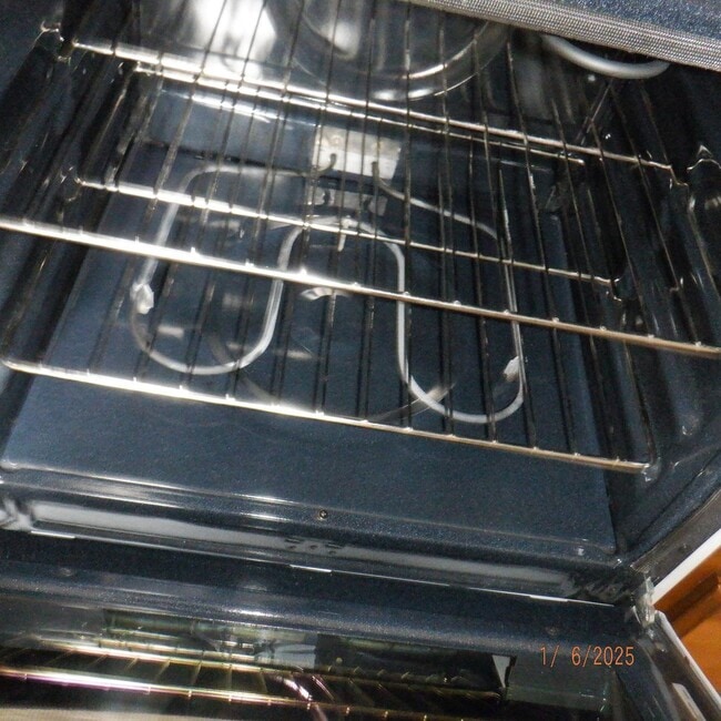 Building Photo - 83-3-2