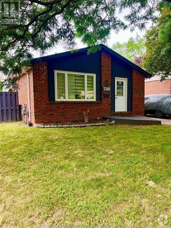 Building Photo - 3381 Pineview Cres