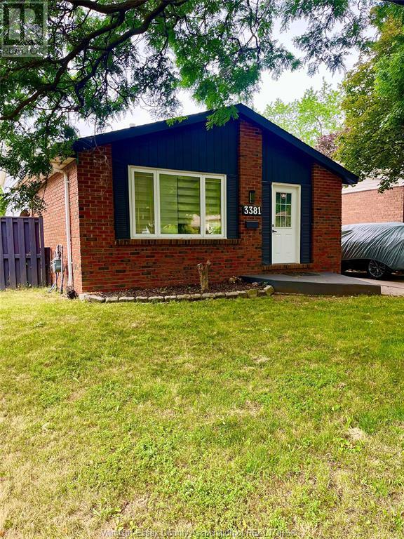Primary Photo - 3381 Pineview Cres