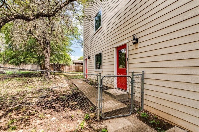 Building Photo - 15502 Enid Dr