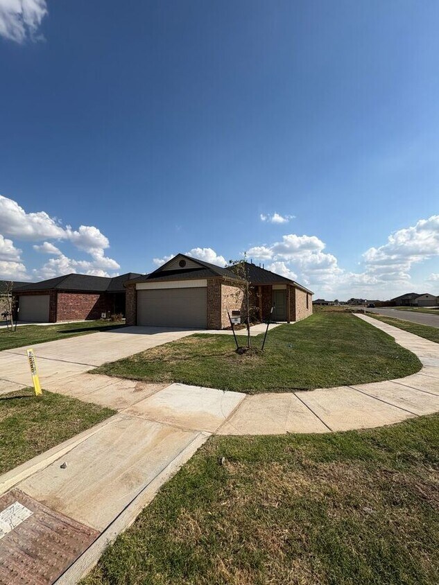 AVAILABLE 9/18! | Be the First to Call This Beautiful Brand-New 3-Bedroom, 2-Bathroom Home in Yuk... - AVAILABLE 10/1! | Be the First to Call This Beautiful New 3-Bedroom, 2-Bathroom Home in Yukon Yours!