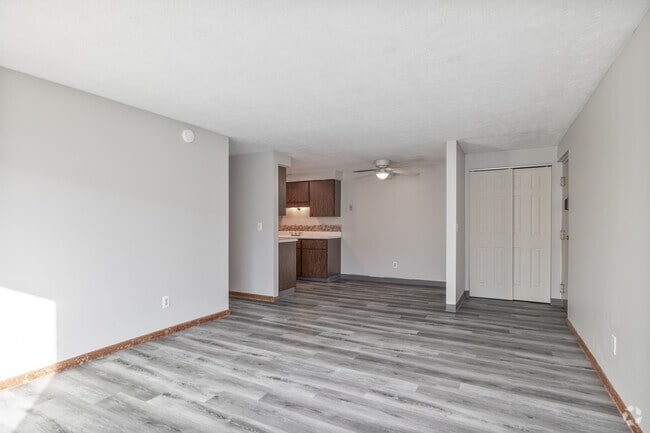 2BR, 1BA - 800SF - Living Room - Arbor Park Apartments