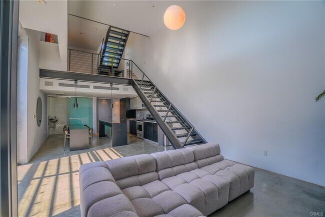 Foto del edificio - 1011 N Orange Grove Ave