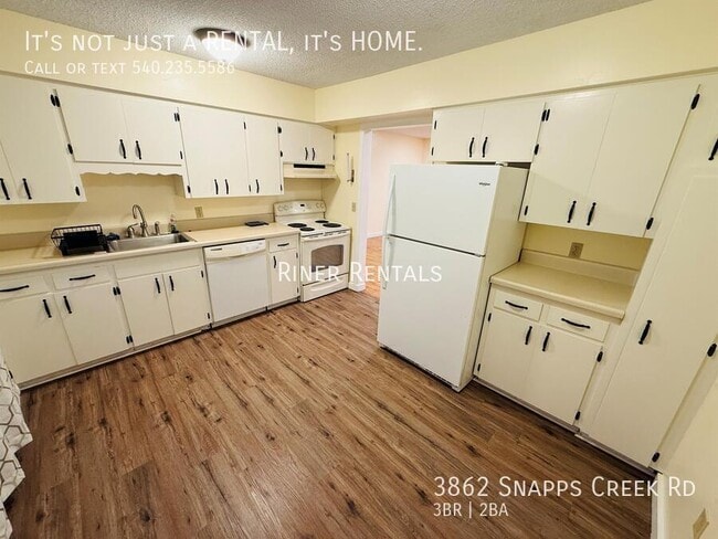 Building Photo - 3862 Snapps Creek Rd
