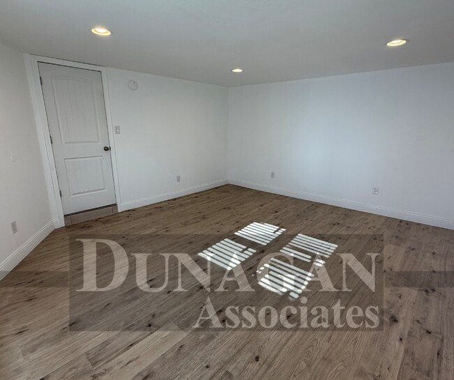 Foto del edificio - Charming 3 bed, 2 bath home - Newly remode...