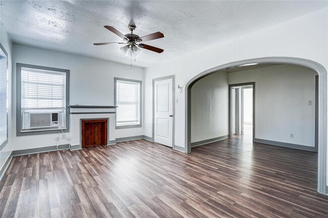 Building Photo - 415 W Polk St