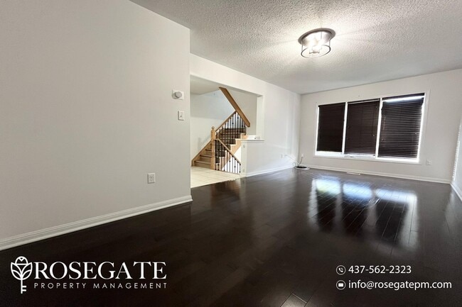 Building Photo - Bright & Modern 3-Bed Townhome in Ancaster...