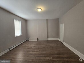 Building Photo - 3047 Frankford Ave