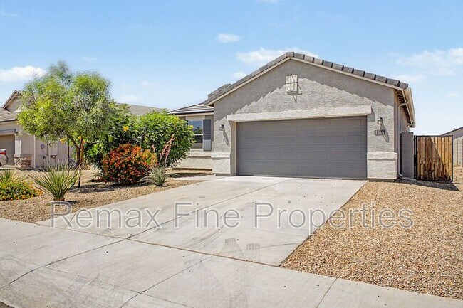 Building Photo - 1566 E Fletcher Dr