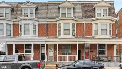 Building Photo - 1121 W Poplar St