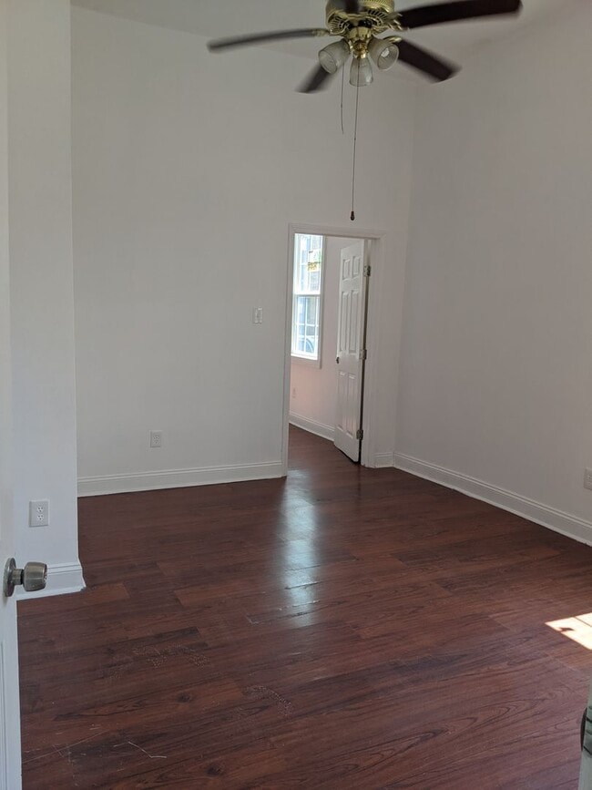 Building Photo - 1601 Marigny St
