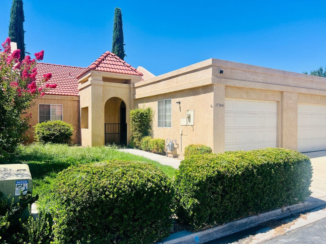 Foto principal - Two Bedroom Rental Home in Jess Ranch Avai...