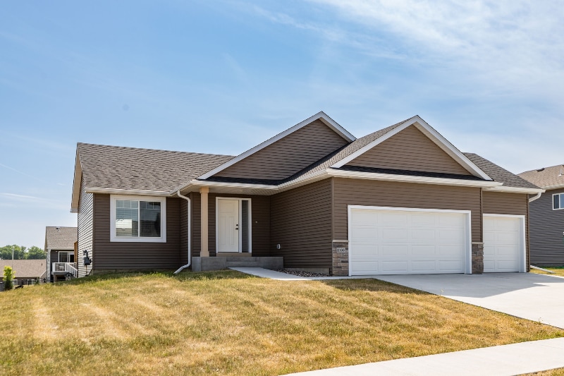 421 Keystone Dr NE, Pine Island, MN 55963 House Rental in Pine Island