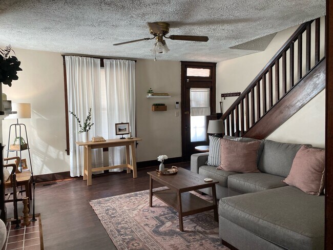 Foto del edificio - 403 E Penn St