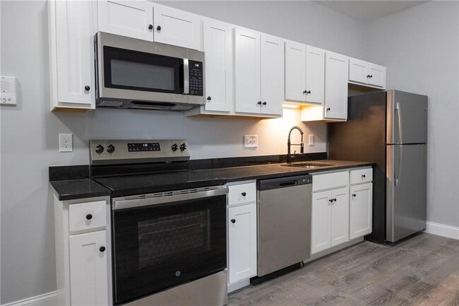 Building Photo - 6899 Post Rd