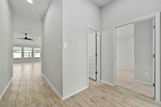 Building Photo - 250 Sage Meadows Dr