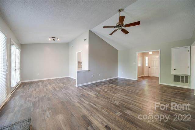 Building Photo - 9258 Essen Ln
