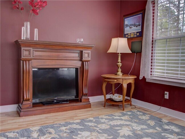 Building Photo - 4704 Twin Hickory Lake Dr