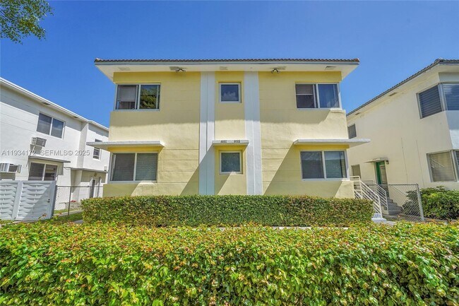 Foto del edificio - 955 Bay Dr