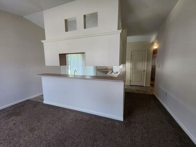 Foto del edificio - 2 Bedroom Duplex - *Pets Welcome!