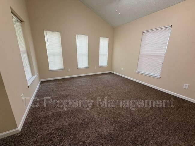 Building Photo - 747 Broxton St