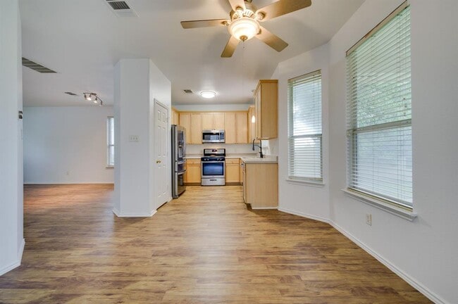 Building Photo - 1112 Sundrop Pl