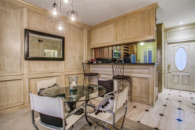 Building Photo - 456 Yacht Club Dr