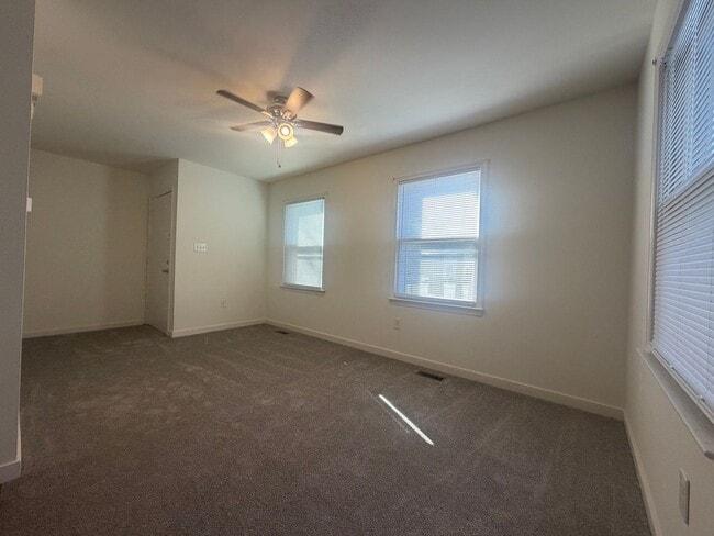 Foto del edificio - One story duplex