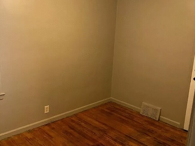 Foto del edificio - 1607 E 33rd St