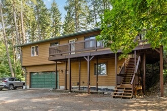 Building Photo - 1407 W Spring Ln