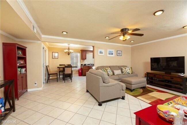 Foto del edificio - 1310 Cabrillo Park Dr