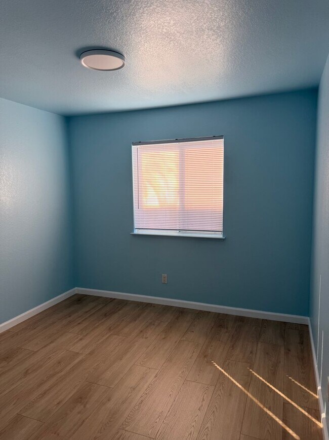 Foto del edificio - Spacious 3-Bed, 2-Bath One-Story Home in Sacramento!