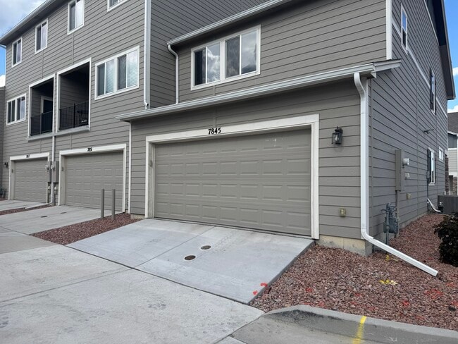 Building Photo - 7845 Tuttle Vw