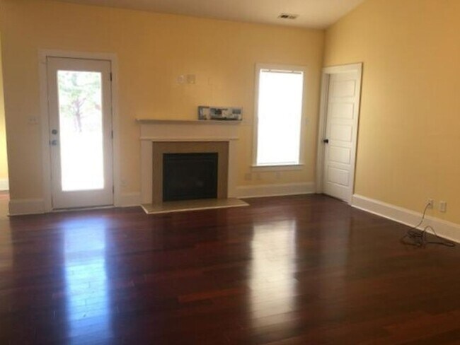Foto del edificio - 3 Bed, 2 Bath Unfurnished home in Hampstead - Cross Creek Community