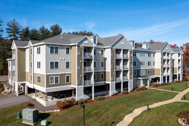 Building Photo - Bedford Hills