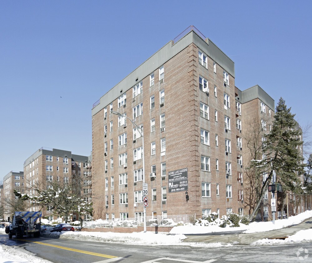 Sadore Lane Gardens Apartments in Yonkers, NY