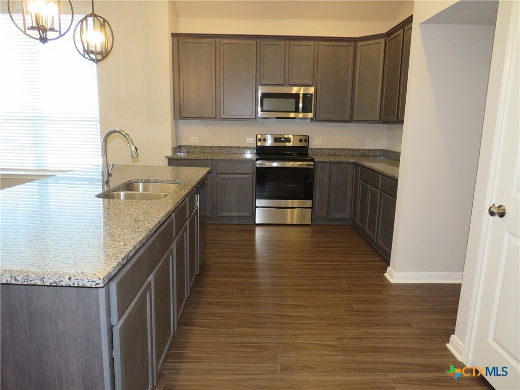 Building Photo - 6308 Golden Gate Dr