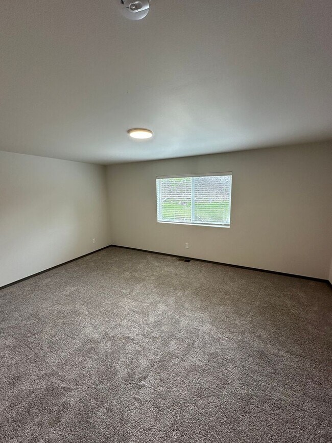 Building Photo - Lilac Duplex