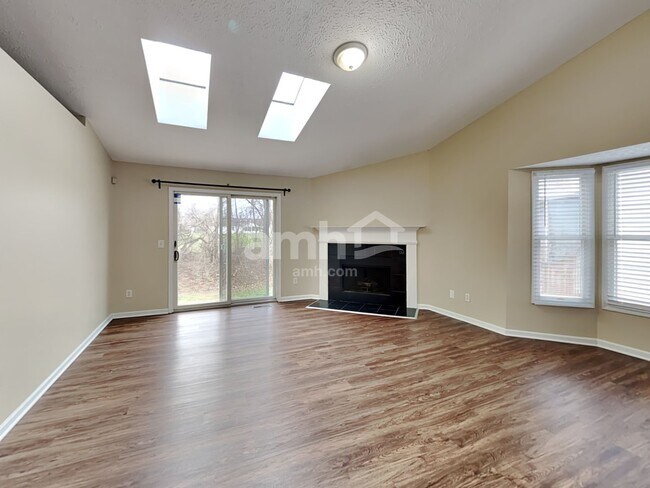 Building Photo - 2855 Southfield Village Drive