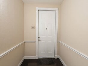 Building Photo - 7575 Kirby Dr