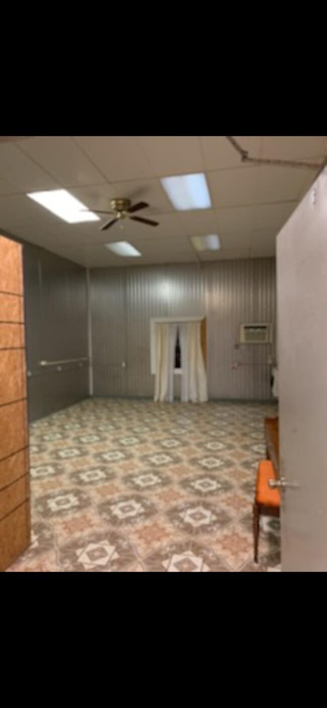 Building Photo - 340 kibler unit a