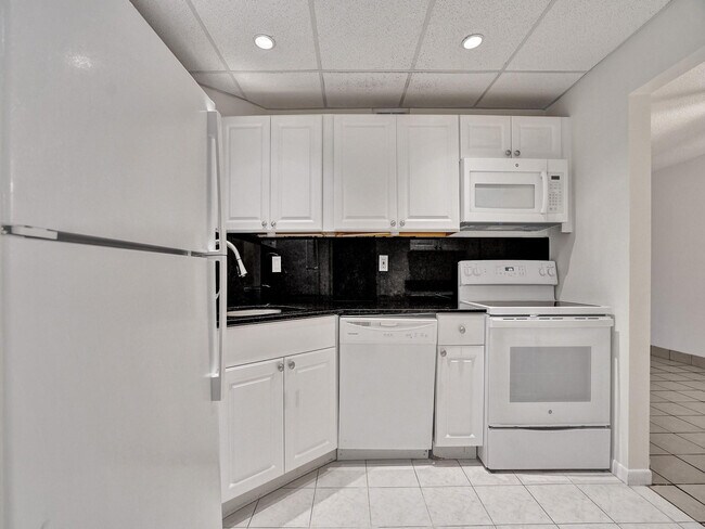 Foto del edificio - 3115 Oakland Shores Dr