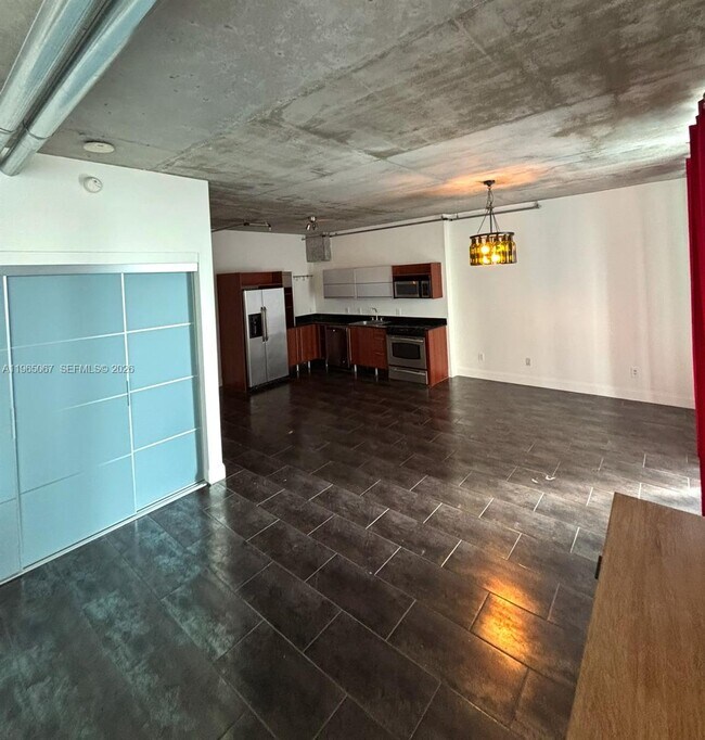 Foto del edificio - 690 SW 1st Ct