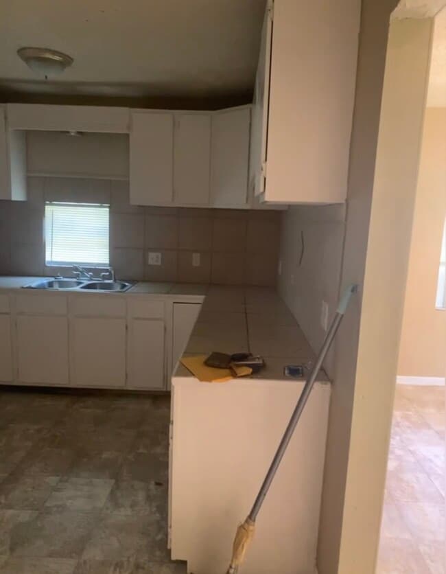 Foto del edificio - 4910 Sunnybrook Dr