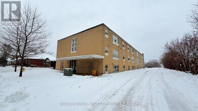Building Photo - 435 Nelson St