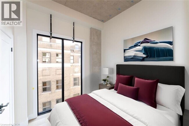 Building Photo - 169 James St S