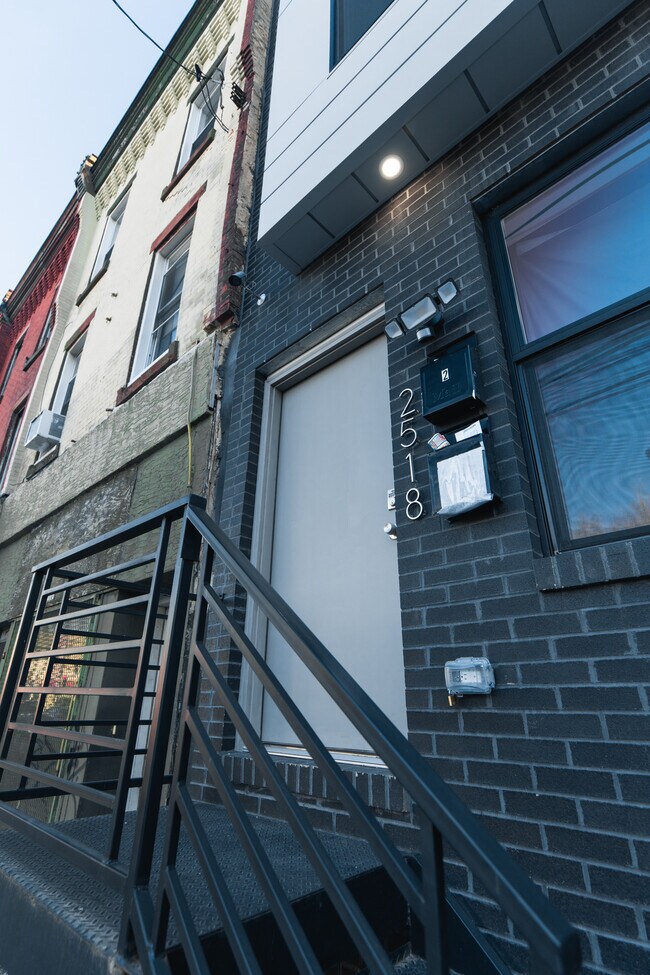 Building Photo - 2518 Ridge Ave