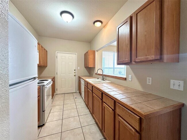 Building Photo - 212 Sandstone Dr