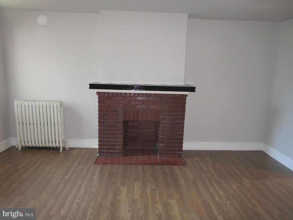 Primary Photo - 1127 Bridge St